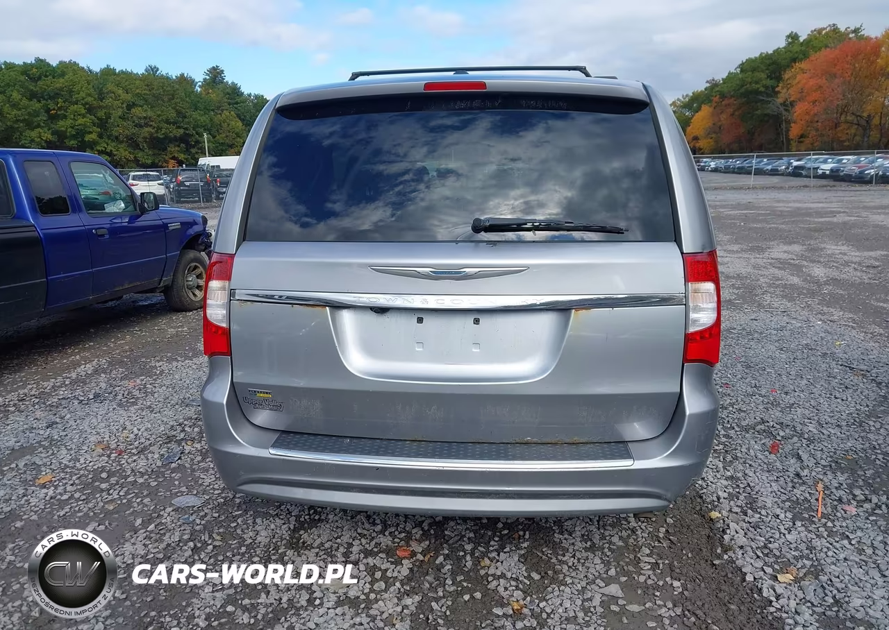 2016 Chrysler Town & Country Touring VIN:2C4RC1BG9GR187320 - 16