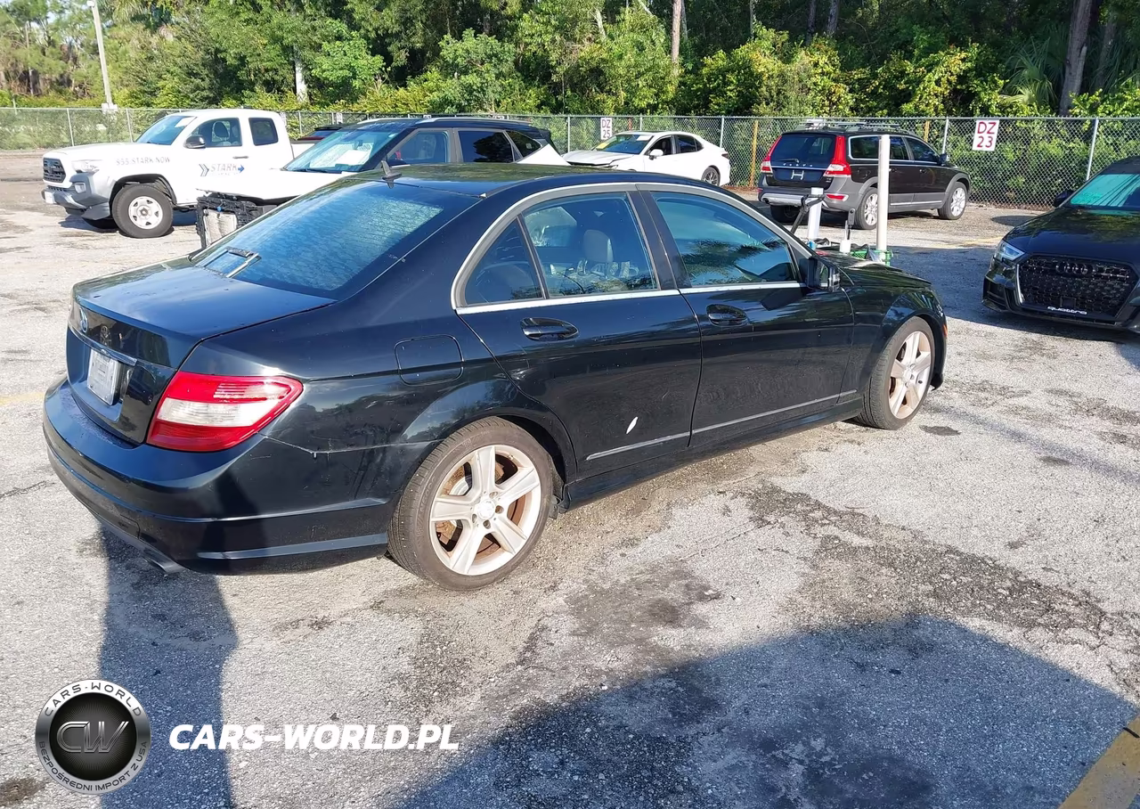 2010 Mercedes-Benz C 300 Luxury-Sport VIN:WDDGF5EB5AR099597 - 4