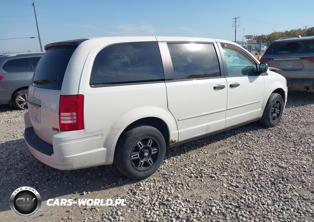 2008 Chrysler Town & Country Lx VIN:2A8HR44HX8R721114 - 4