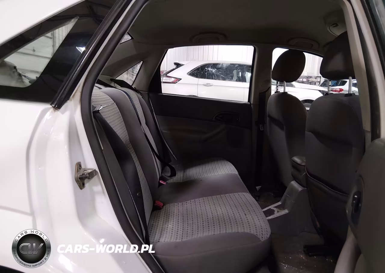 2005 Ford Focus Zx4 VIN:1FAFP34N95W258542 - 8