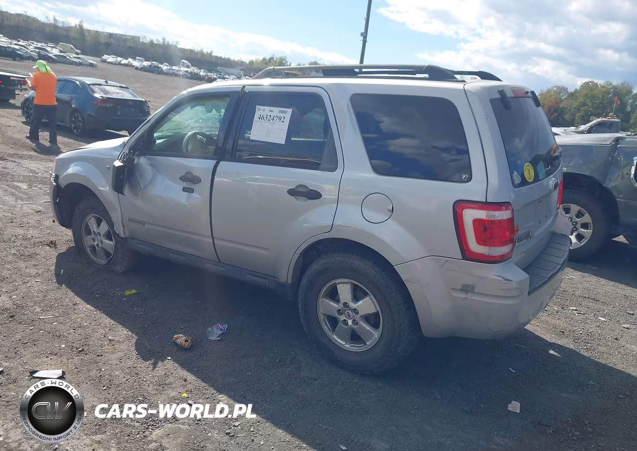 2008 Ford Escape Xlt VIN:1FMCU93128KD23942 - 3