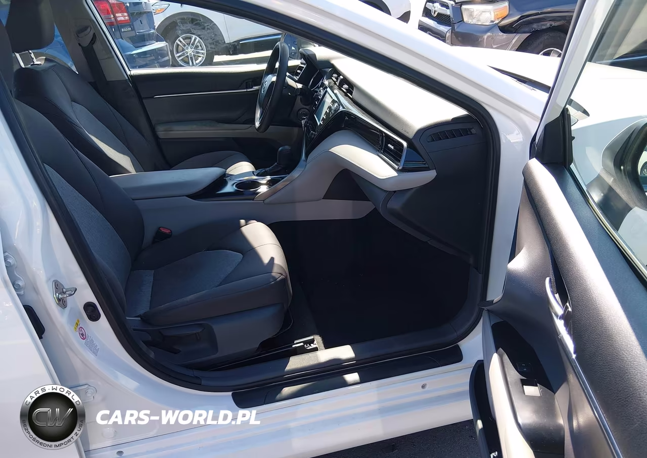 2019 Toyota Camry Le VIN:4T1B11HK5KU756447 - 5