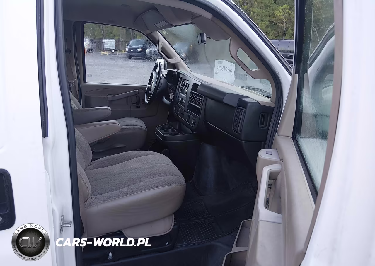 2016 Chevrolet Express 3500 Work Van VIN:1GCZGGFG3G1241765 - 5