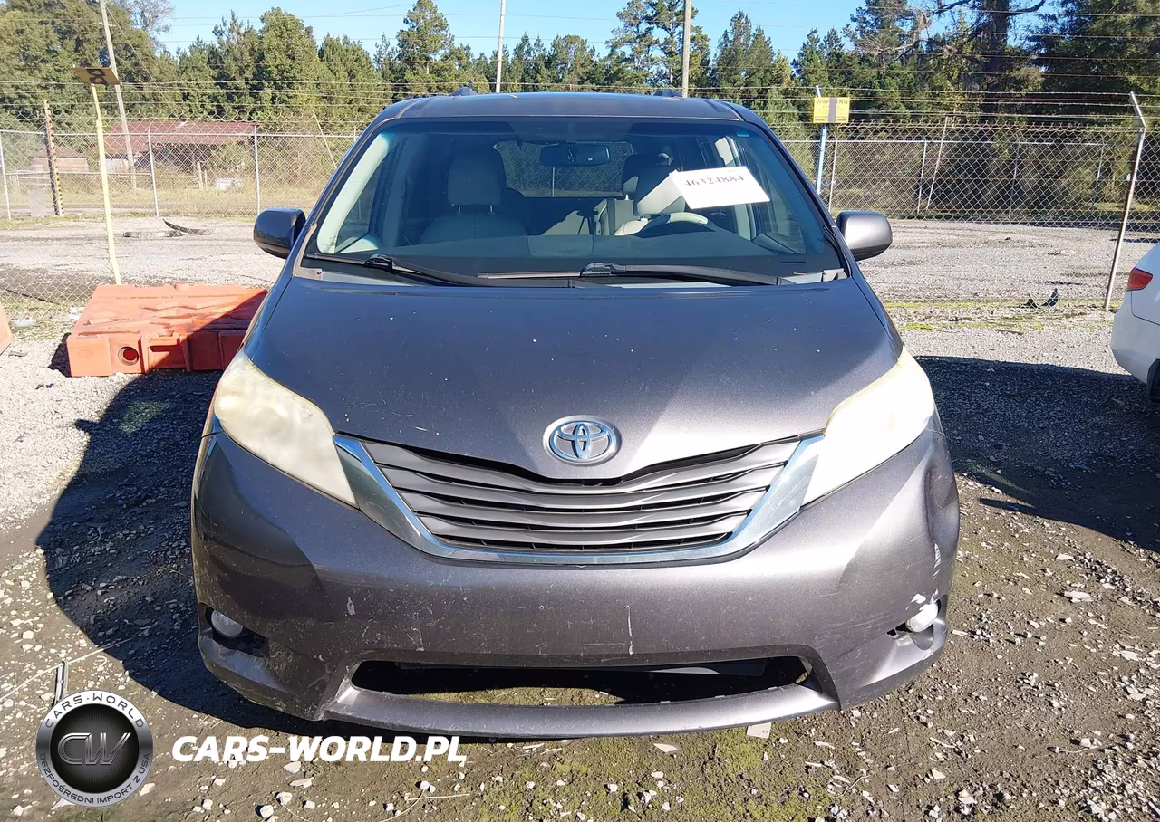 2012 Toyota Sienna VIN:5TDYK3DC2CS232118 - 12