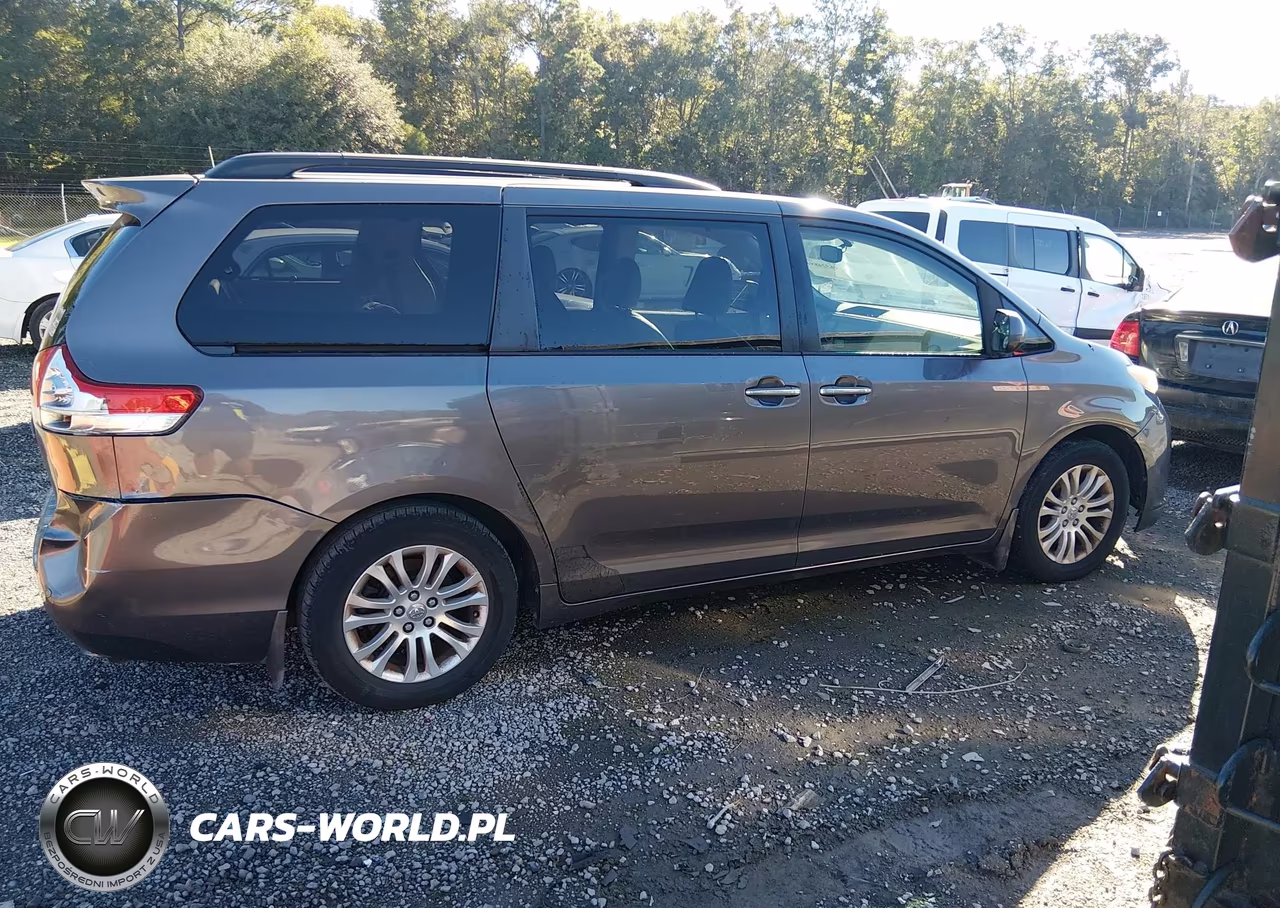 2012 Toyota Sienna VIN:5TDYK3DC2CS232118 - 13