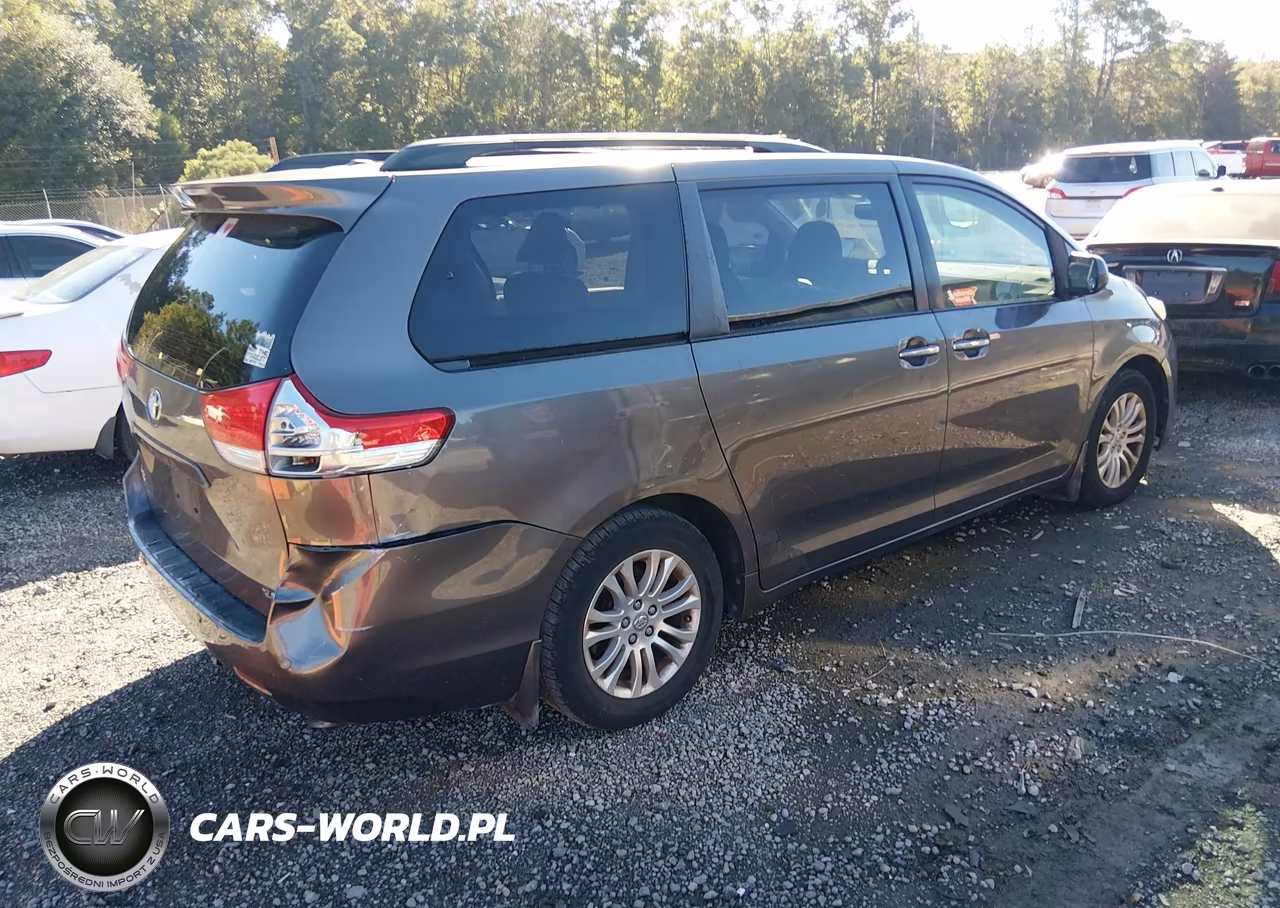 2012 Toyota Sienna VIN:5TDYK3DC2CS232118 - 4