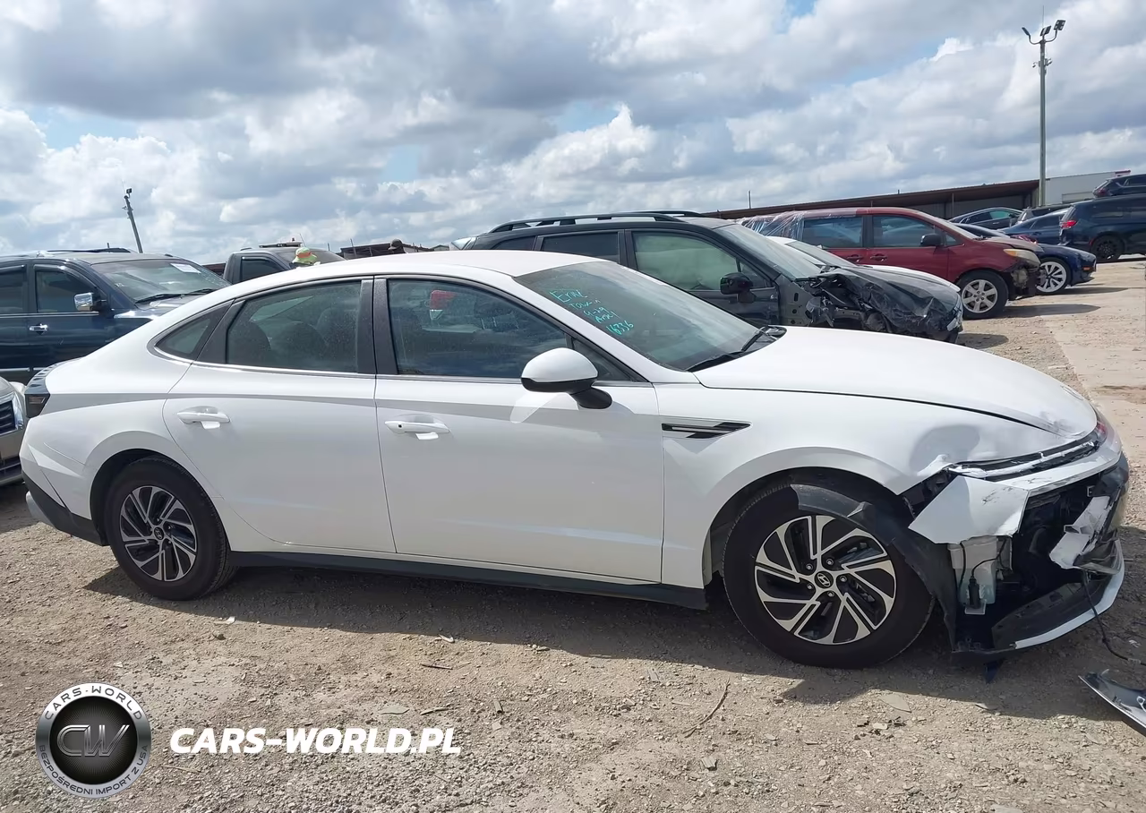 2026 Hyundai Sonata Hybrid Blue VIN:KMHL24JJ1TA175423 - 14