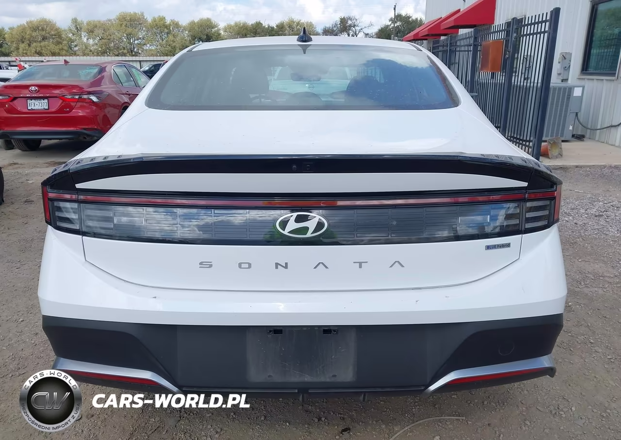 2026 Hyundai Sonata Hybrid Blue VIN:KMHL24JJ1TA175423 - 17