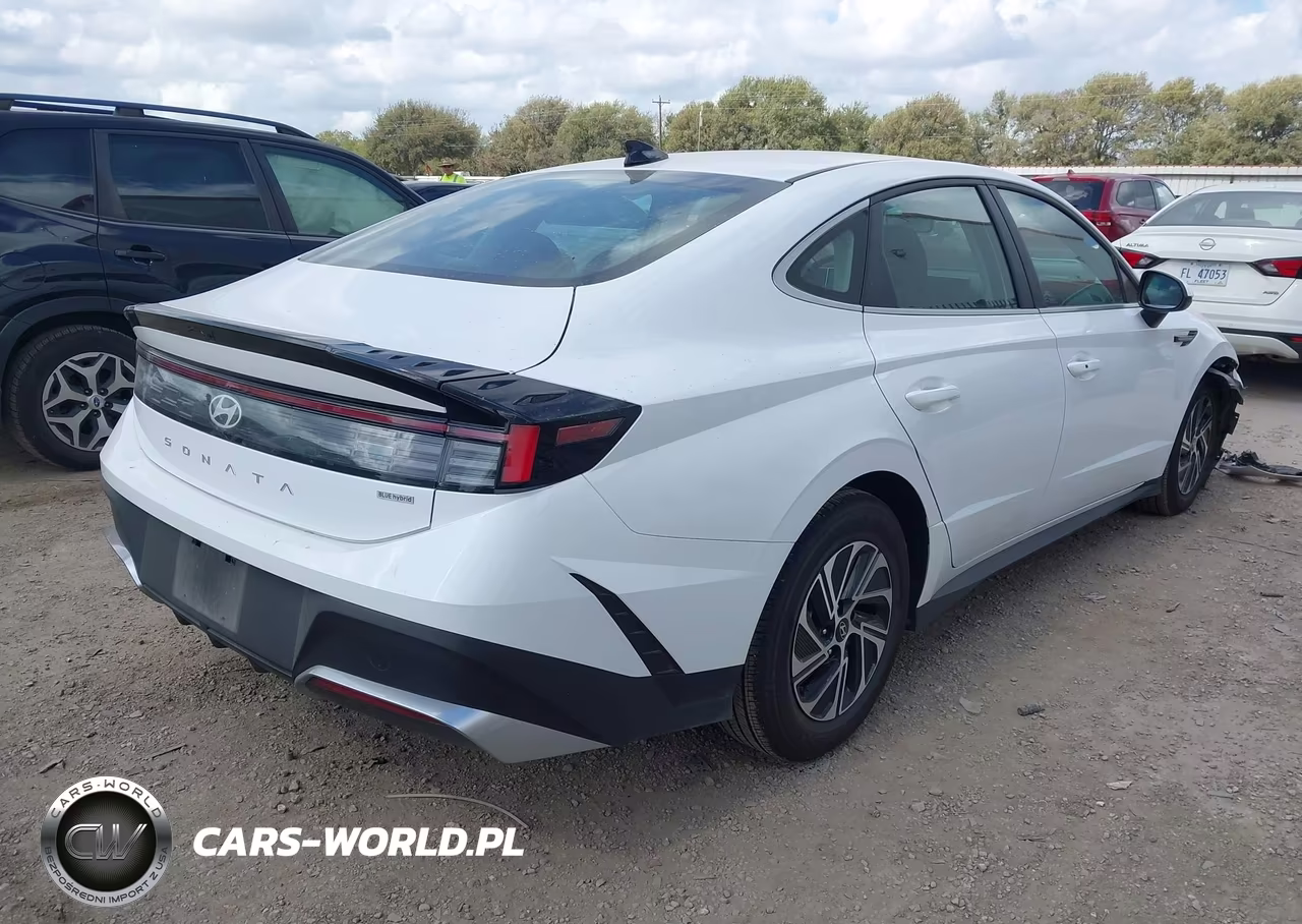 2026 Hyundai Sonata Hybrid Blue VIN:KMHL24JJ1TA175423 - 4