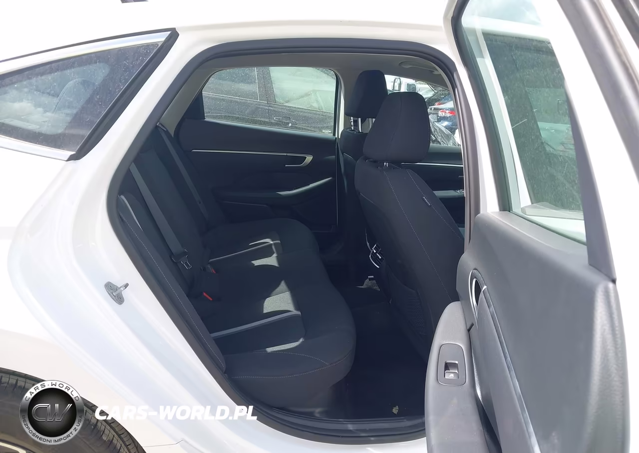 2026 Hyundai Sonata Hybrid Blue VIN:KMHL24JJ1TA175423 - 8