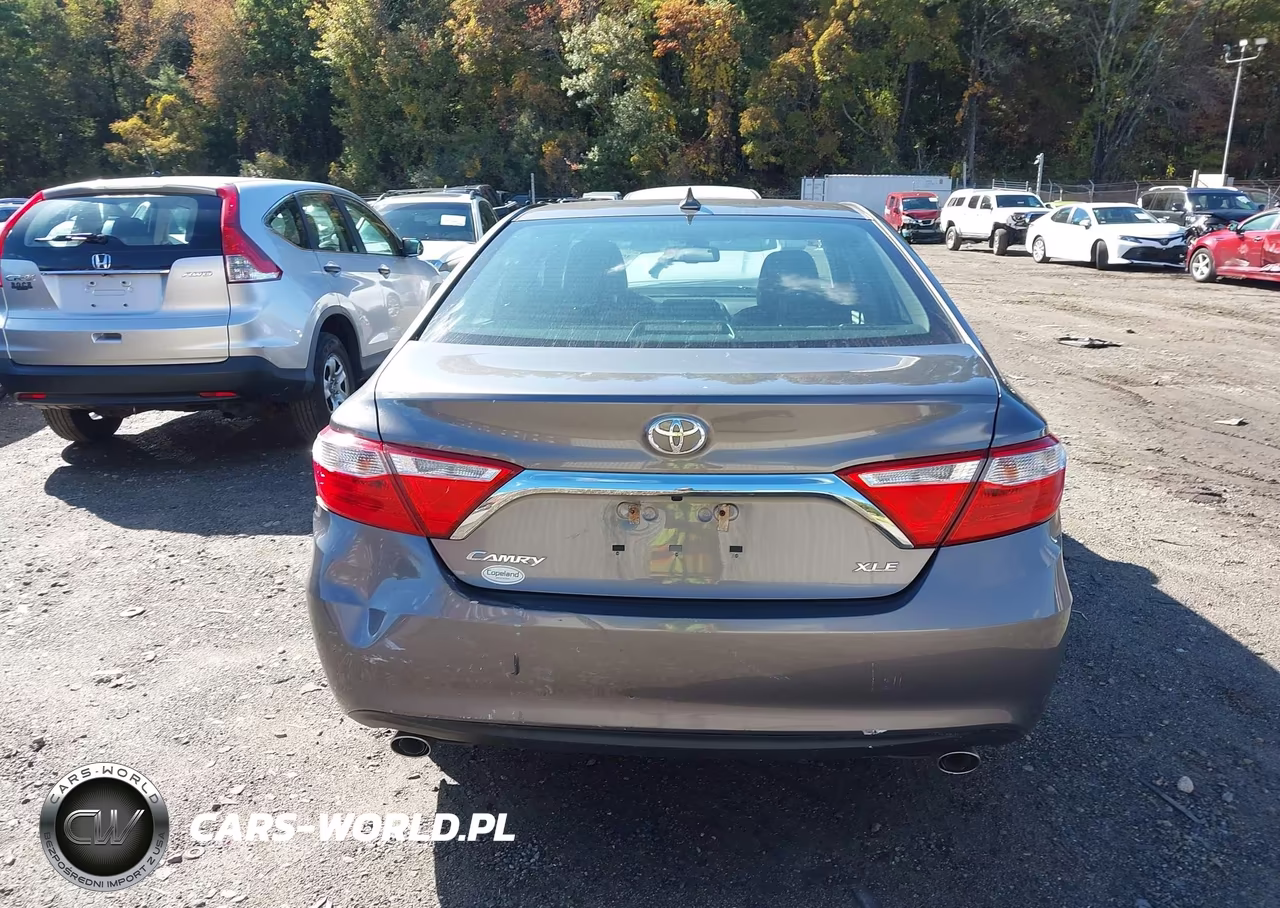 2016 Toyota Camry Xle V6 VIN:4T1BK1FK2GU569884 - 16