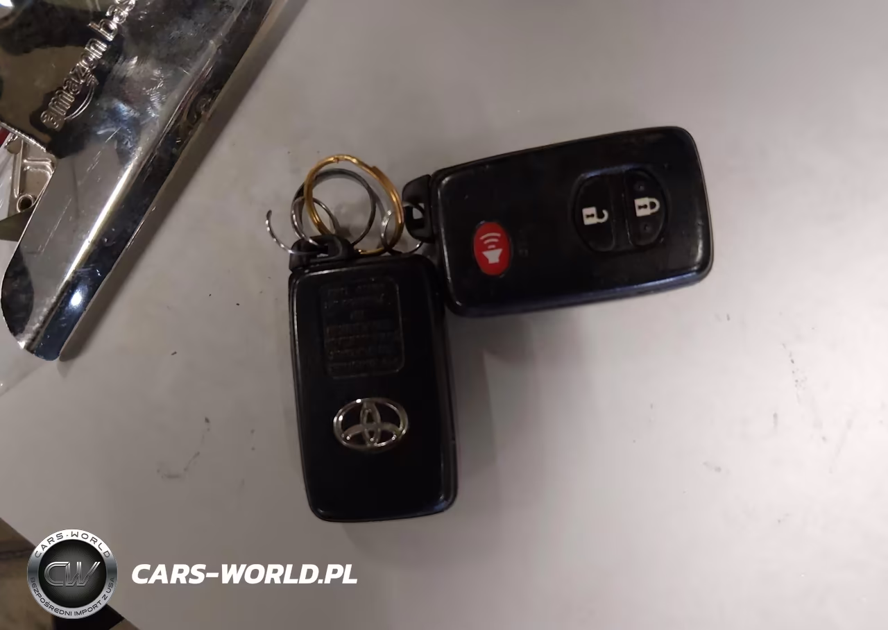 2012 Toyota Prius Four VIN:JTDKN3DU6C5438585 - 11