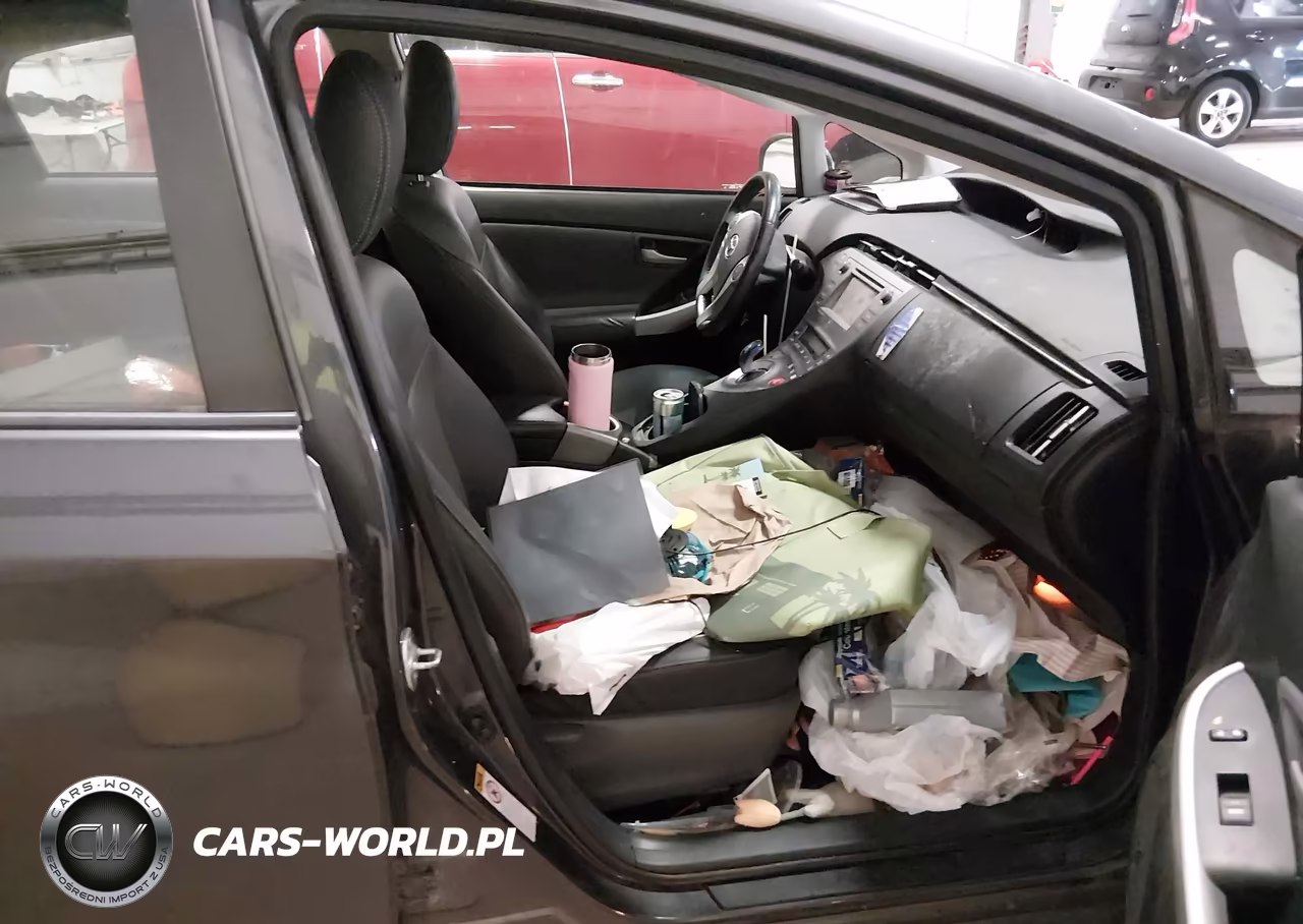 2012 Toyota Prius Four VIN:JTDKN3DU6C5438585 - 5
