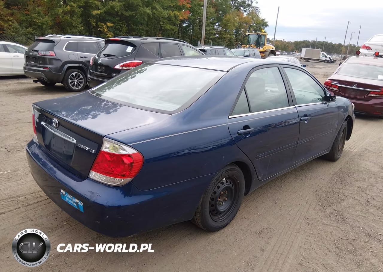 2005 Toyota Camry Le VIN:4T1BE30K65U021136 - 4
