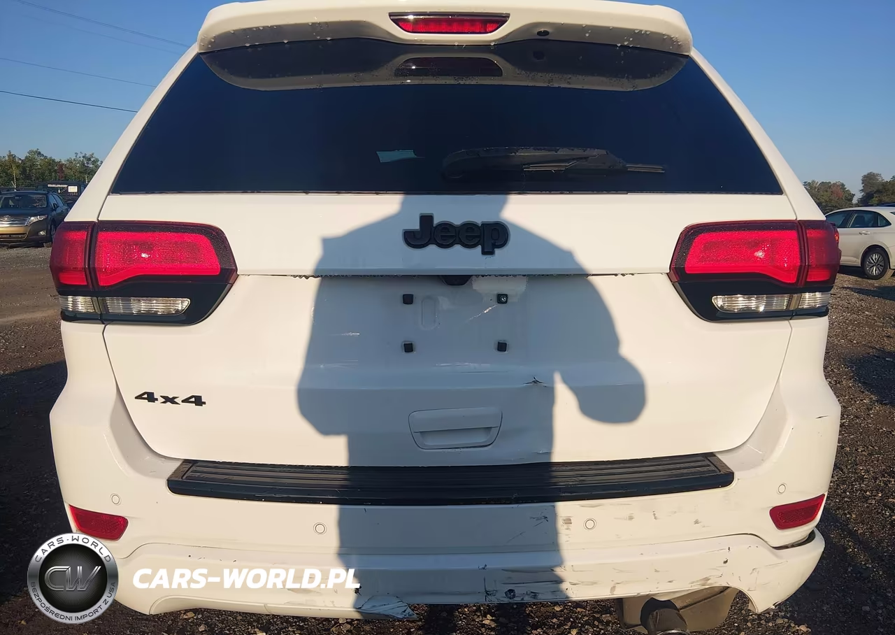 2018 Jeep Grand Cherokee Altitude 4X4 VIN:1C4RJFAG8JC120471 - 16