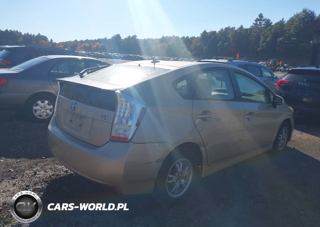 2011 Toyota Prius Three VIN:JTDKN3DU2B1392775 - 4