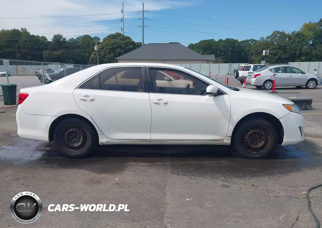 2014 Toyota Camry Le VIN:4T4BF1FK8ER384276 - 13