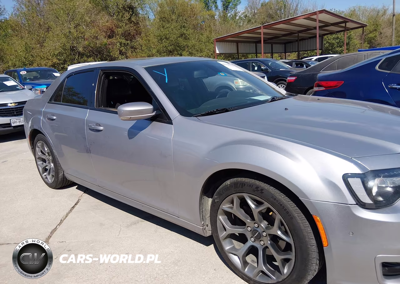 2018 Chrysler 300 300S VIN:2C3CCABG2JH243962 - 13