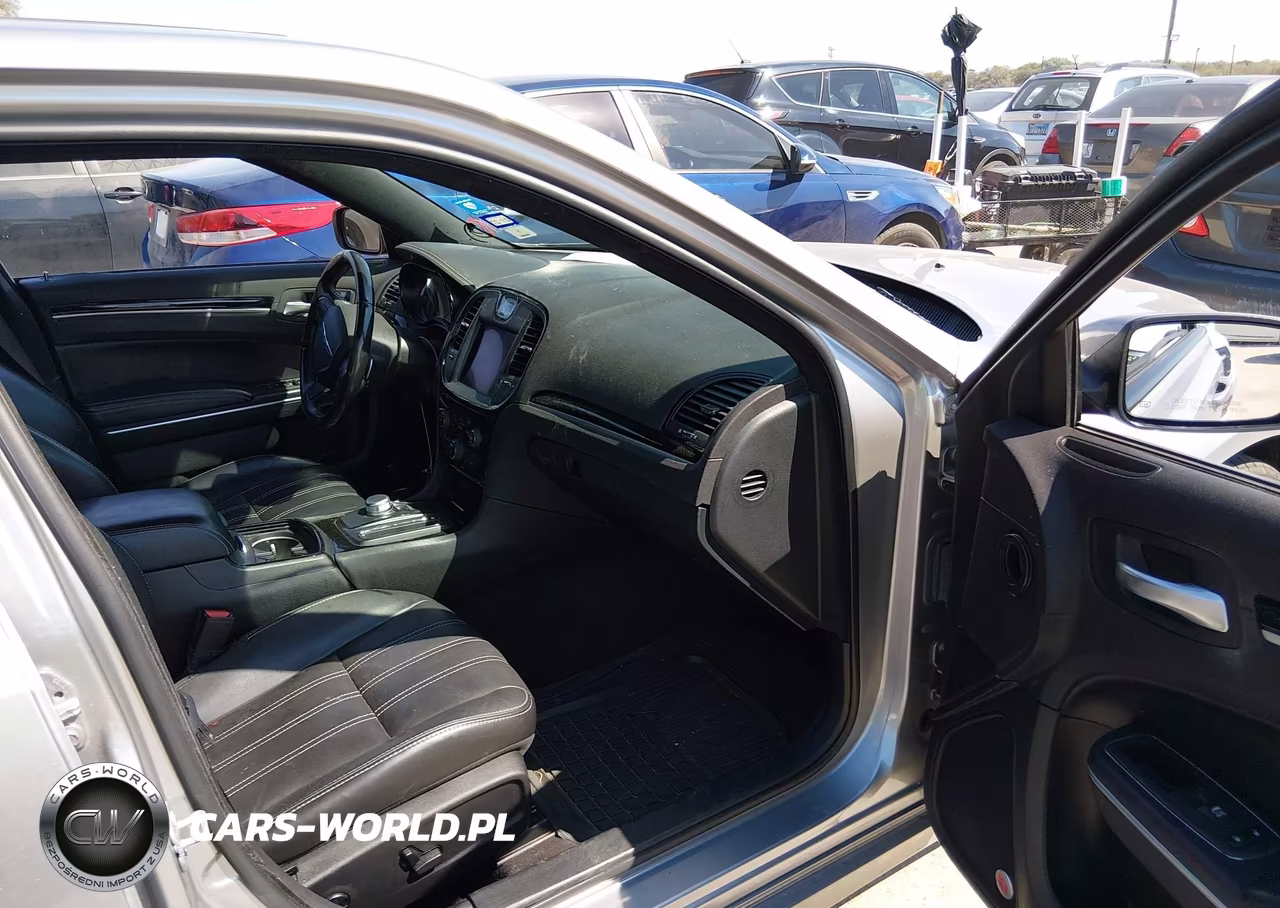 2018 Chrysler 300 300S VIN:2C3CCABG2JH243962 - 5