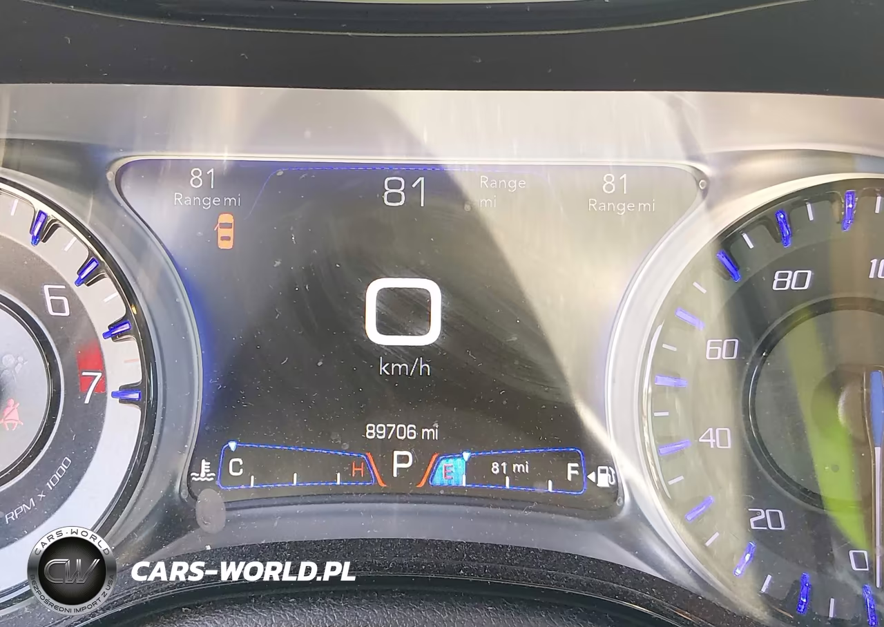 2018 Chrysler 300 300S VIN:2C3CCABG2JH243962 - 7