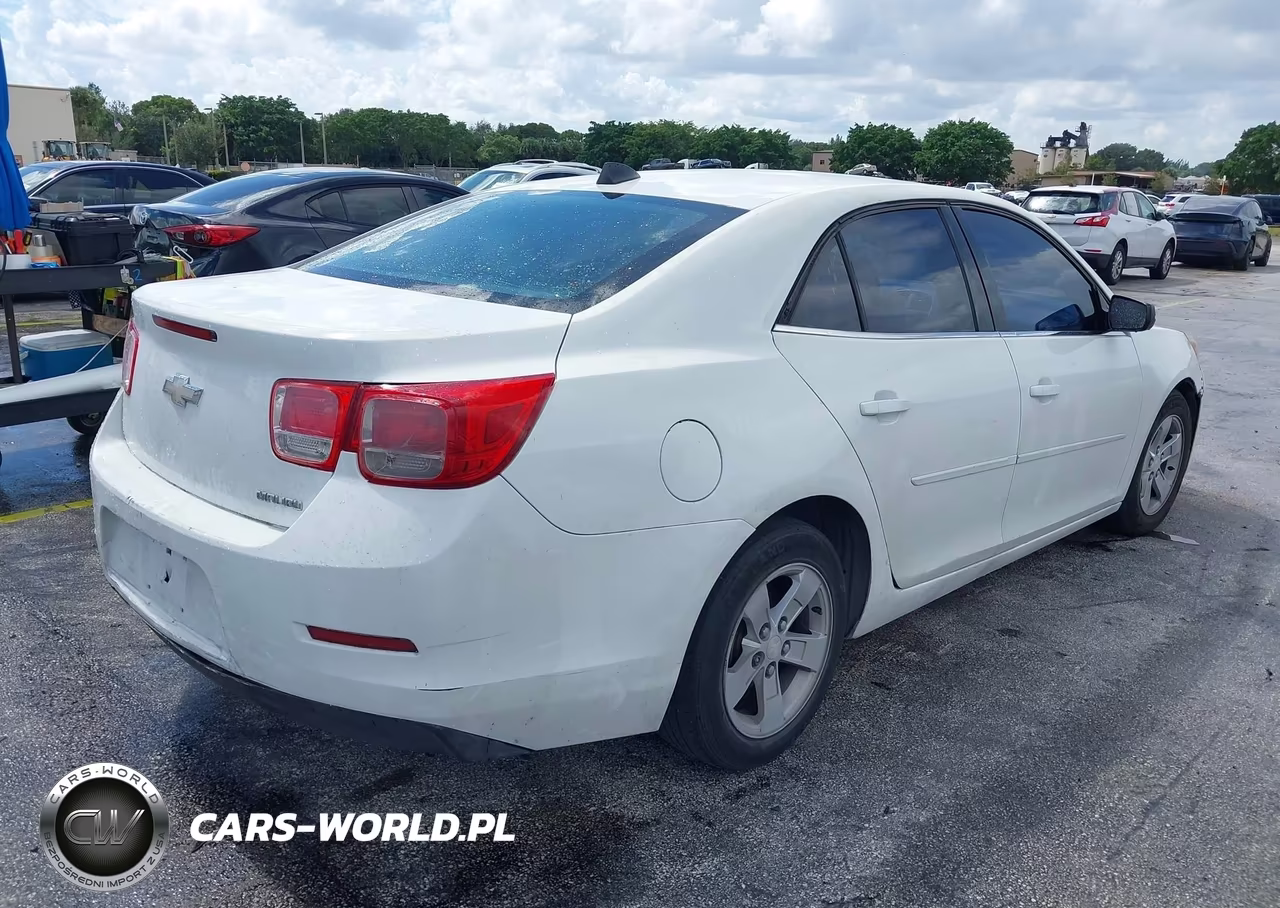 2013 Chevrolet Malibu Ls VIN:1G11B5SA7DF157988 - 4