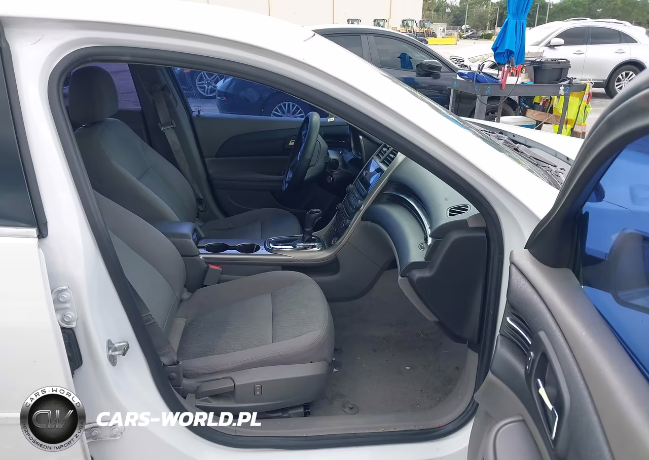 2013 Chevrolet Malibu Ls VIN:1G11B5SA7DF157988 - 5