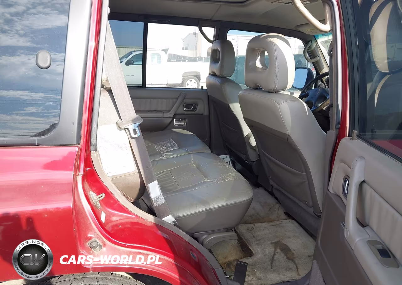 2000 Mitsubishi Montero VIN:JA4MR51R4YJ003341 - 8