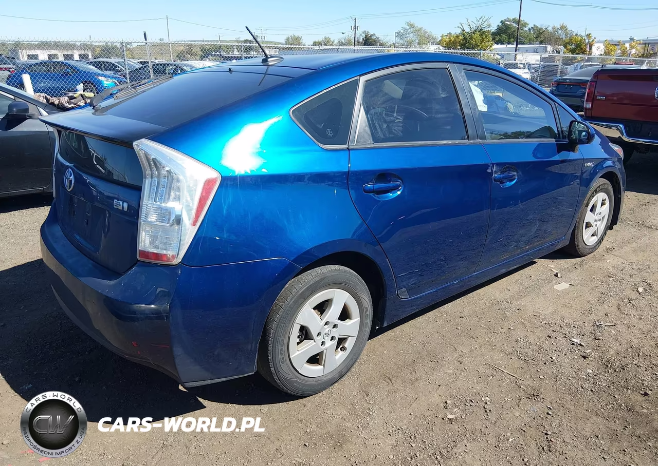 2011 Toyota Prius Two VIN:JTDKN3DU8B0277698 - 4