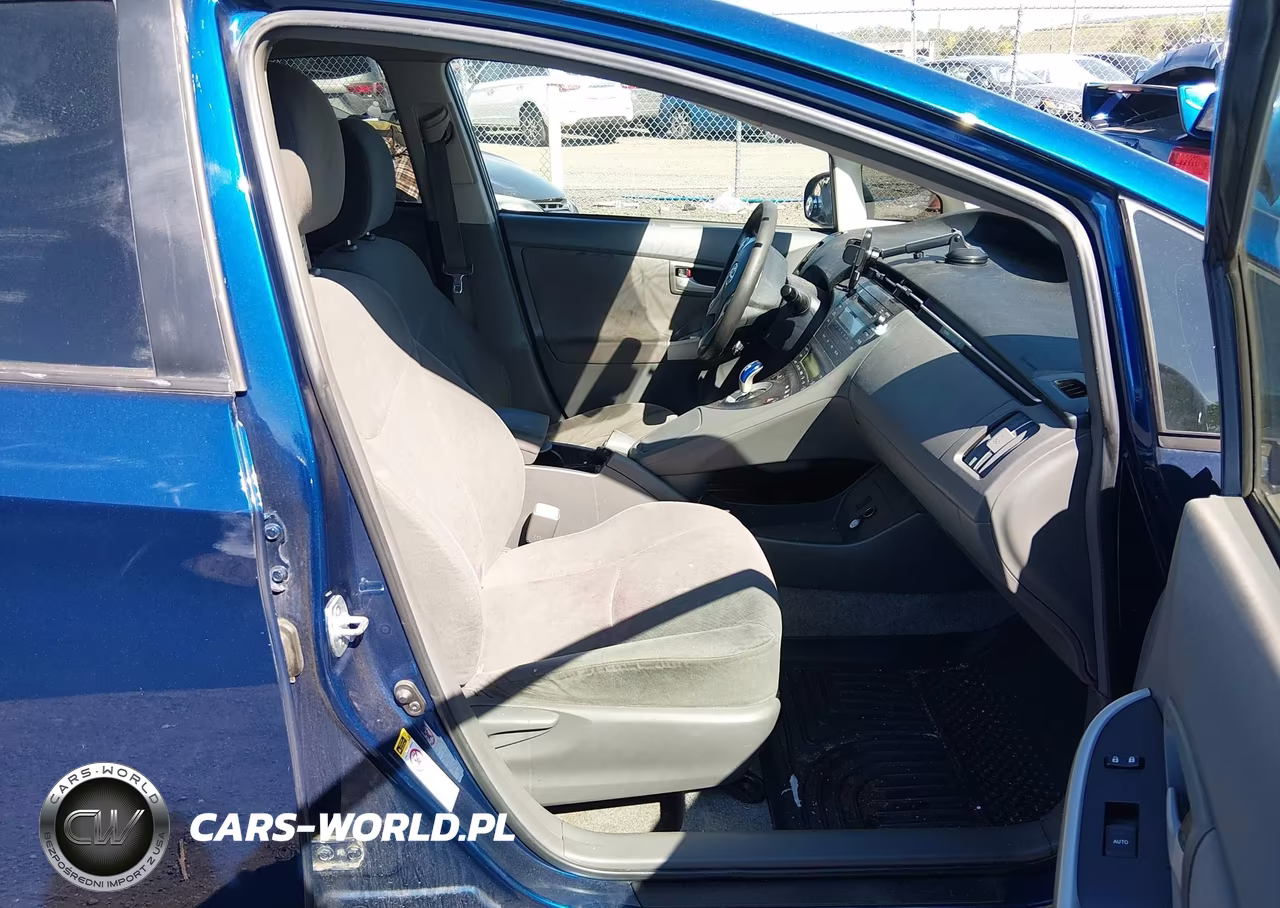 2011 Toyota Prius Two VIN:JTDKN3DU8B0277698 - 5