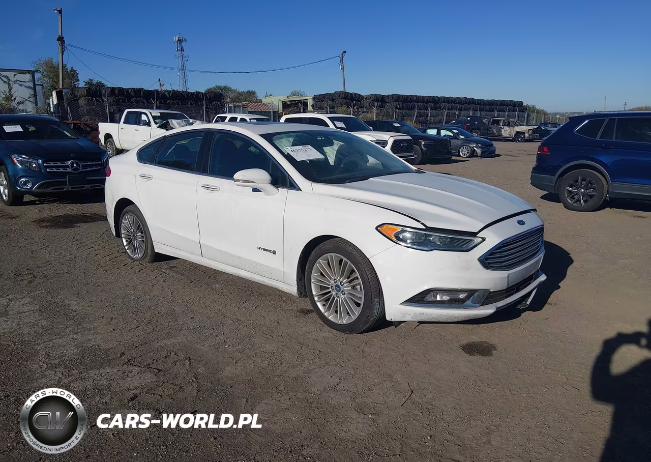 2018 Ford Fusion Hybrid Titanium – zdjęcie 1 z 15