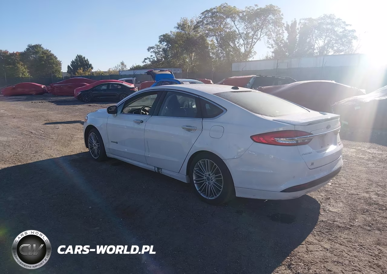2018 Ford Fusion Hybrid Titanium VIN:3FA6P0RU5JR269257 - 3