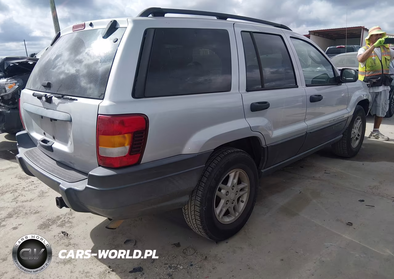2003 Jeep Grand Cherokee Laredo VIN:1J4GX48SX3C582256 - 4