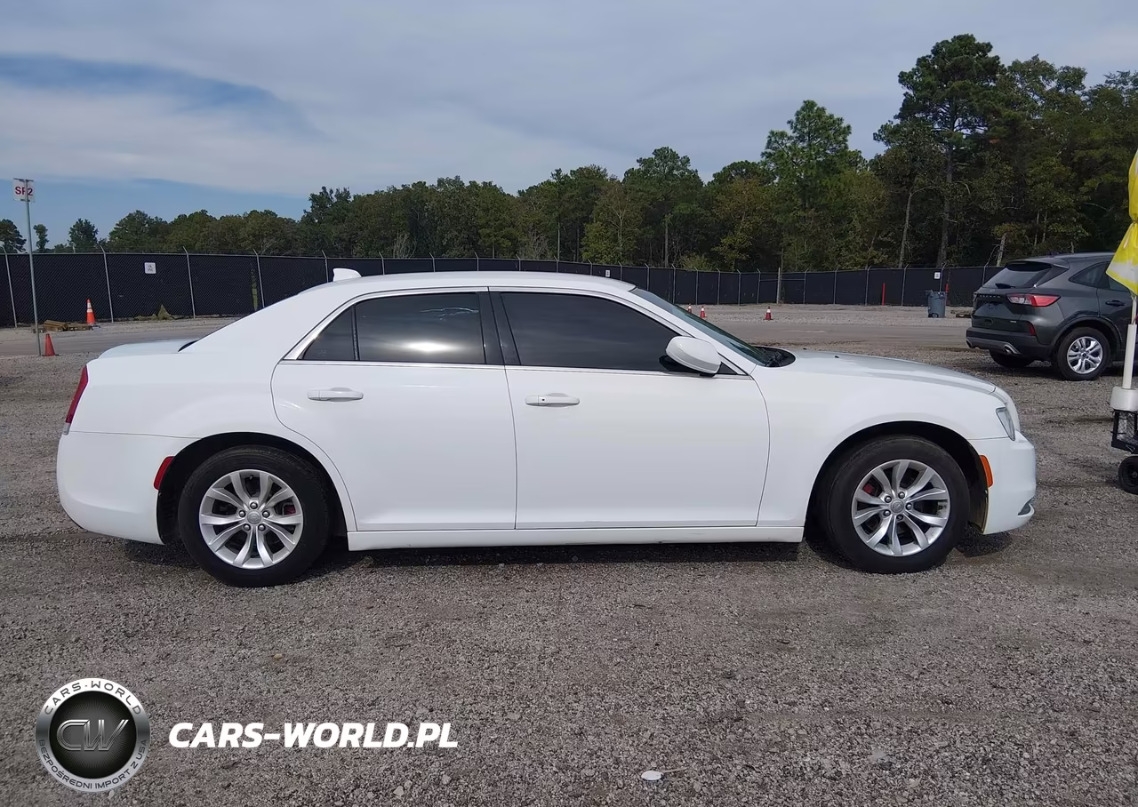 2016 Chrysler 300 Limited VIN:2C3CCAAG4GH156316 - 13