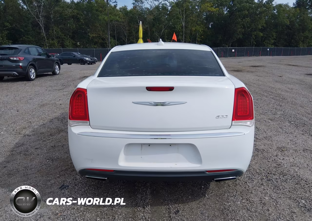 2016 Chrysler 300 Limited VIN:2C3CCAAG4GH156316 - 16