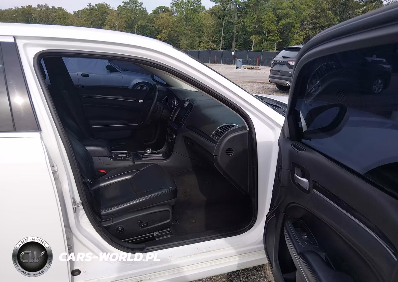 2016 Chrysler 300 Limited VIN:2C3CCAAG4GH156316 - 5