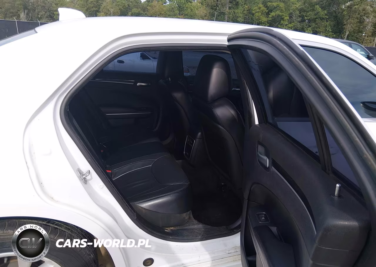 2016 Chrysler 300 Limited VIN:2C3CCAAG4GH156316 - 8
