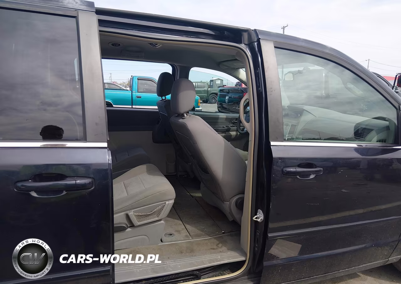 2010 Chrysler Town & Country Lx VIN:2A4RR4DE5AR151539 - 8