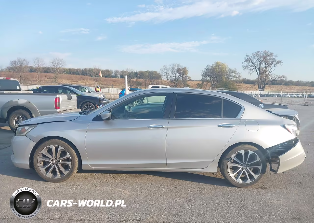 2015 Honda Accord Sport VIN:1HGCR2F54FA181335 - 14