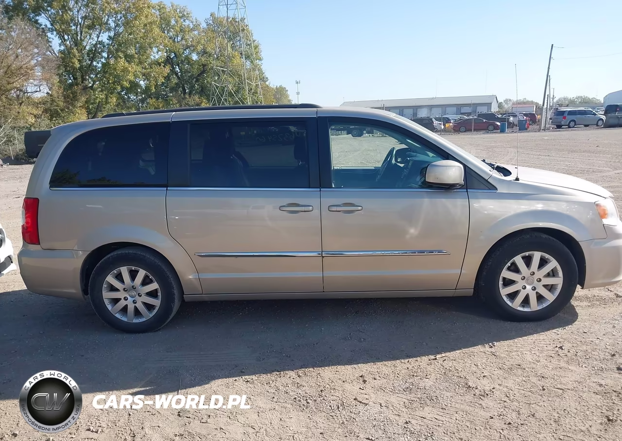 2016 Chrysler Town & Country Touring VIN:2C4RC1BG8GR229024 - 13
