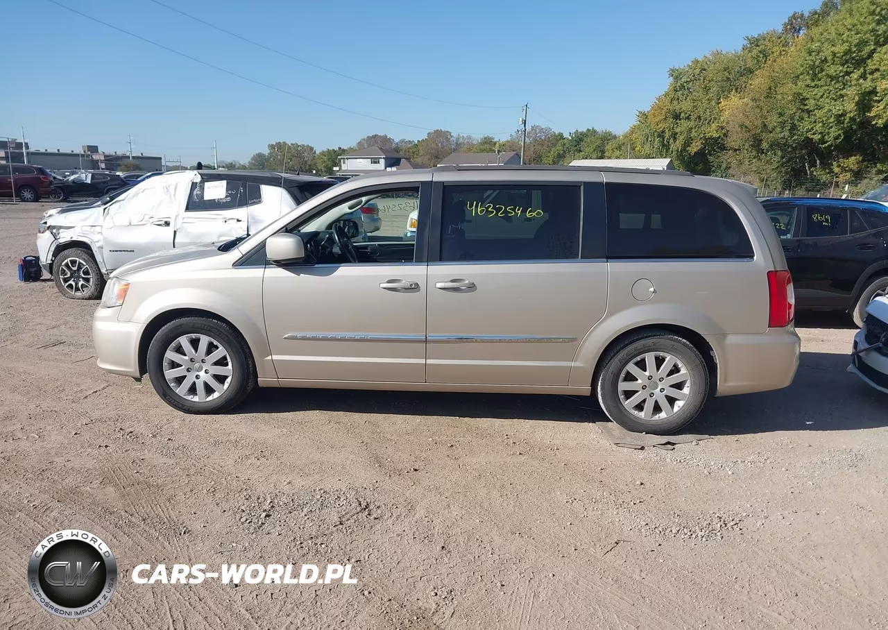2016 Chrysler Town & Country Touring VIN:2C4RC1BG8GR229024 - 14