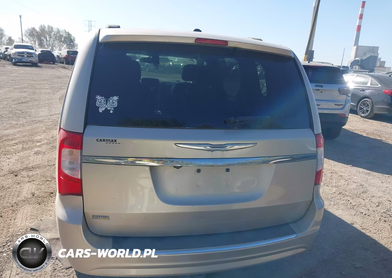 2016 Chrysler Town & Country Touring VIN:2C4RC1BG8GR229024 - 16