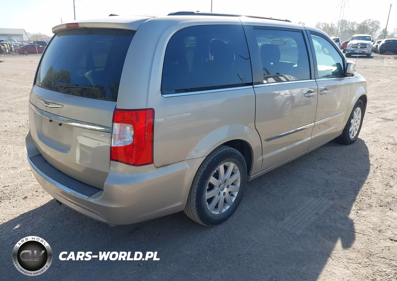 2016 Chrysler Town & Country Touring VIN:2C4RC1BG8GR229024 - 4