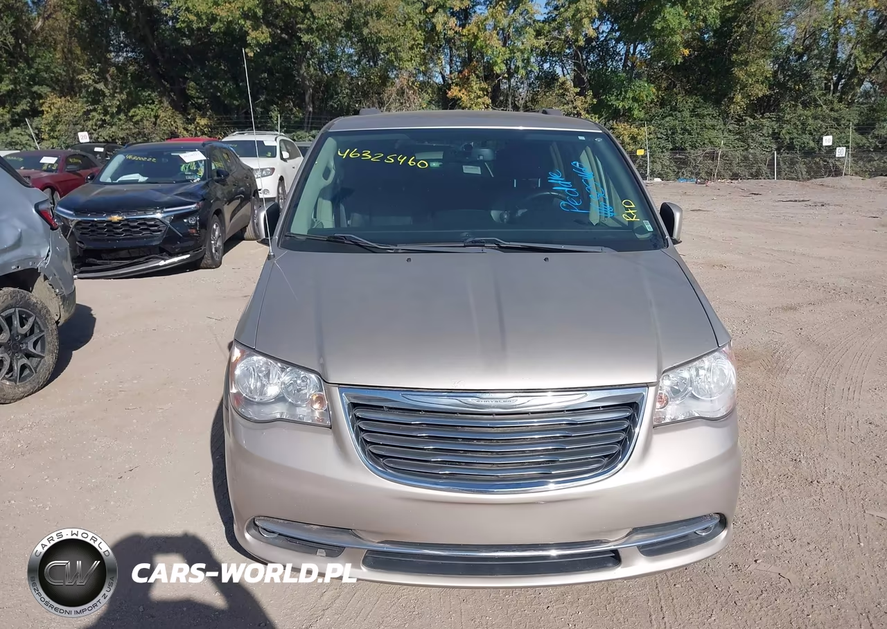 2016 Chrysler Town & Country Touring VIN:2C4RC1BG8GR229024 - 6