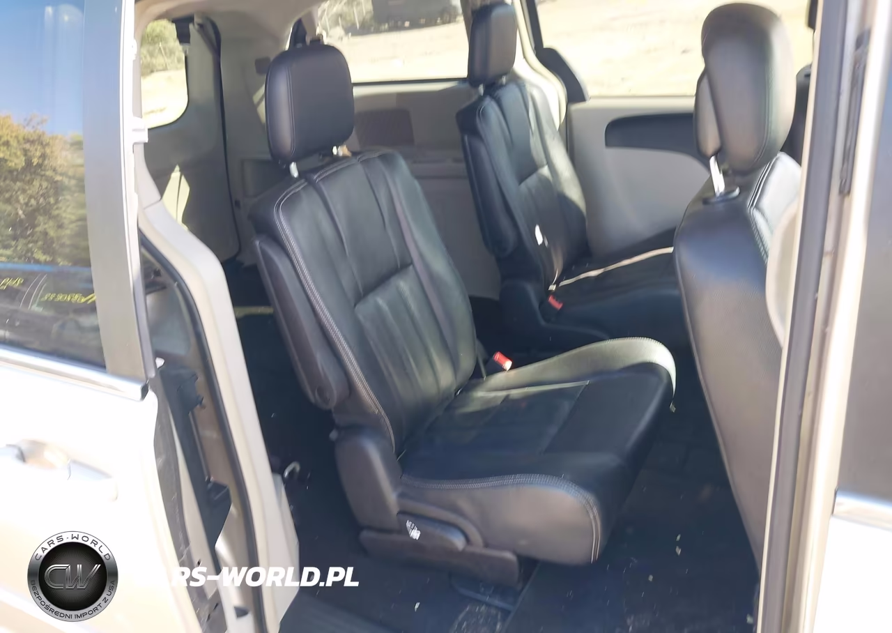 2016 Chrysler Town & Country Touring VIN:2C4RC1BG8GR229024 - 8