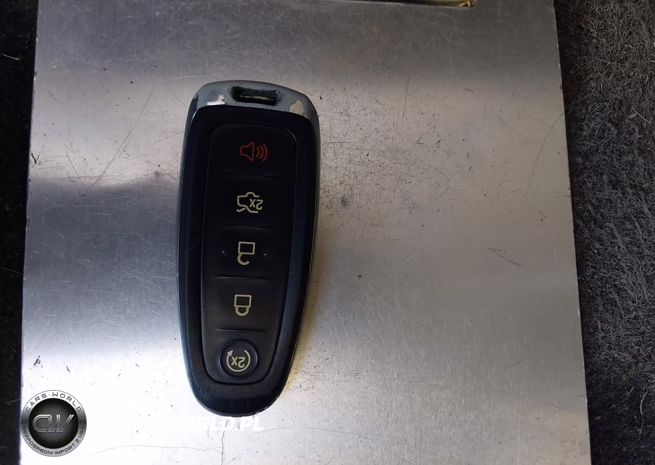 2018 Ford Escape Titanium VIN:1FMCU9J97JUA57885 - 11