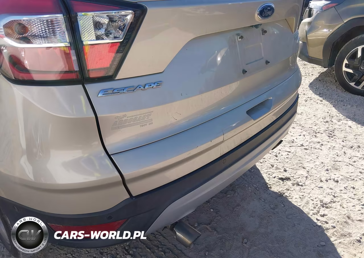 2018 Ford Escape Titanium VIN:1FMCU9J97JUA57885 - 19