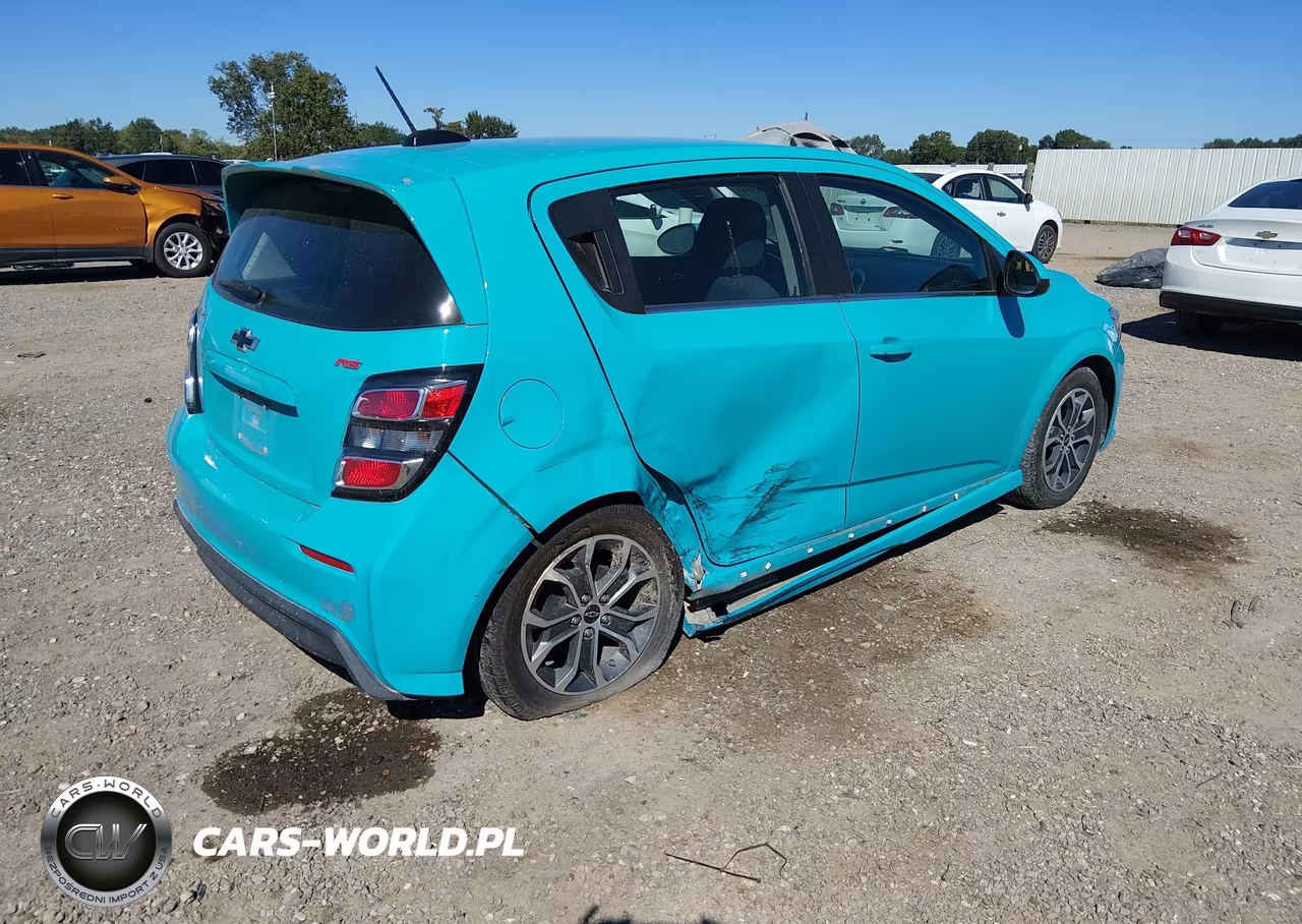 2020 Chevrolet Sonic Fwd Lt 5-Door VIN:1G1JD6SB9L4108388 - 4