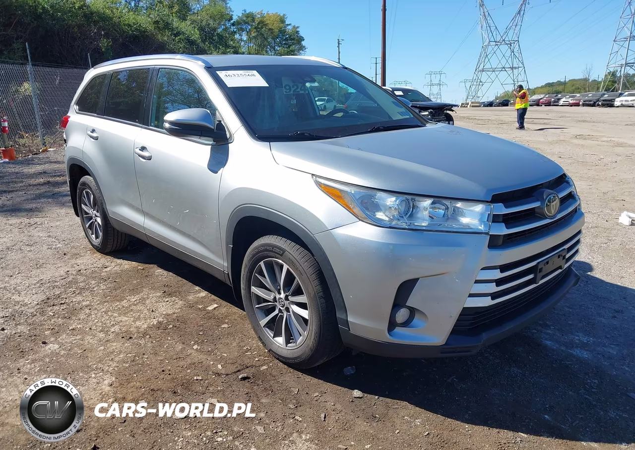 2019 Toyota Highlander Xle VIN:5TDJZRFH0KS576957 - 1