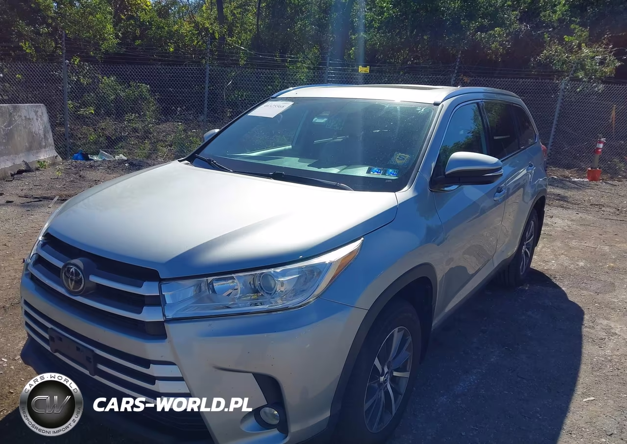 2019 Toyota Highlander Xle VIN:5TDJZRFH0KS576957 - 12