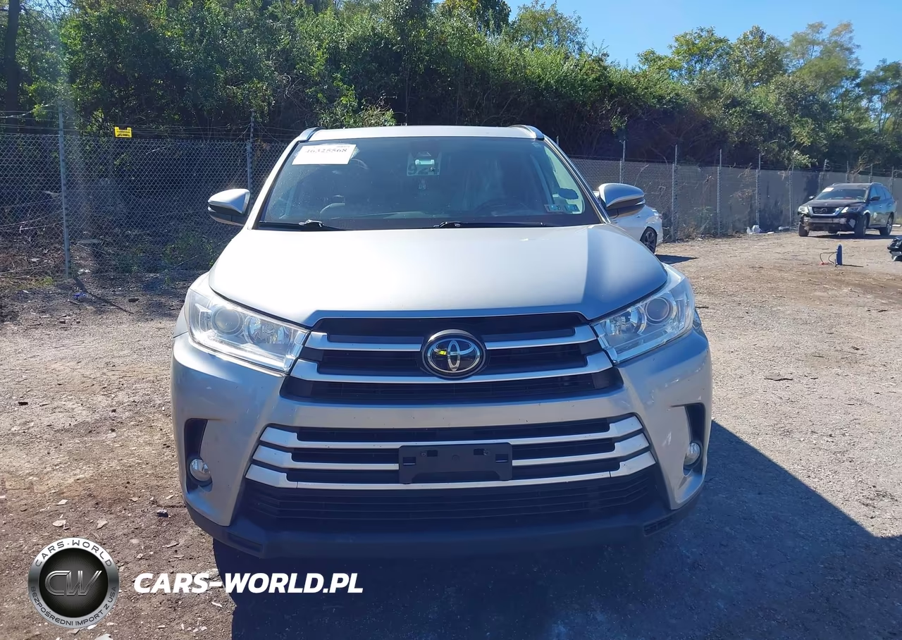 2019 Toyota Highlander Xle VIN:5TDJZRFH0KS576957 - 13